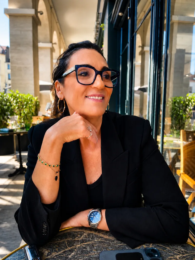 Portrait d'Arielle Zouari, coach professionnelle certifiée Qualiopi